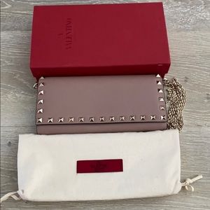 Valentino rockstud wallet on chain